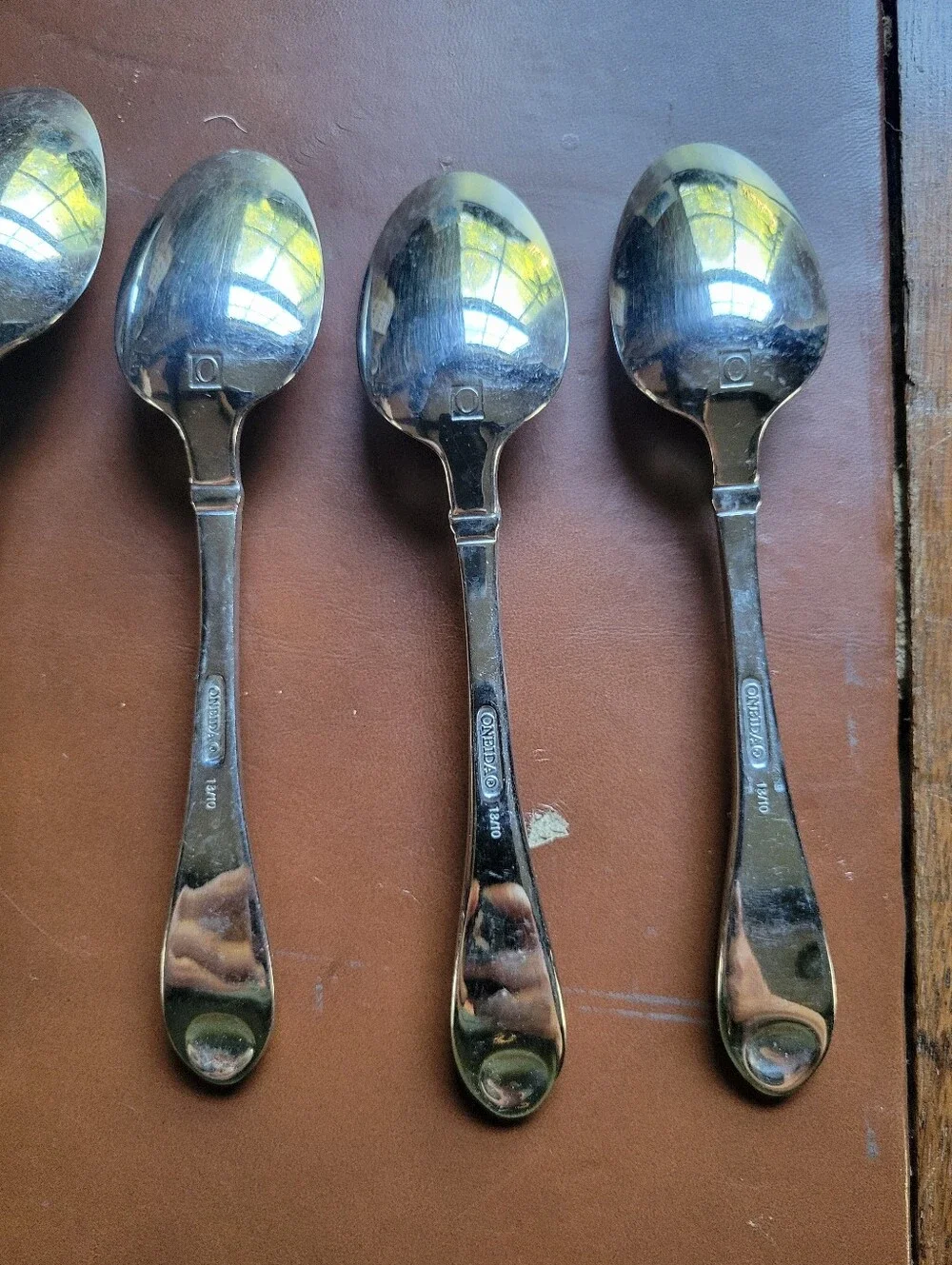 Oneida Polished Silver Stainless Flatware - Forks & Spoons Set